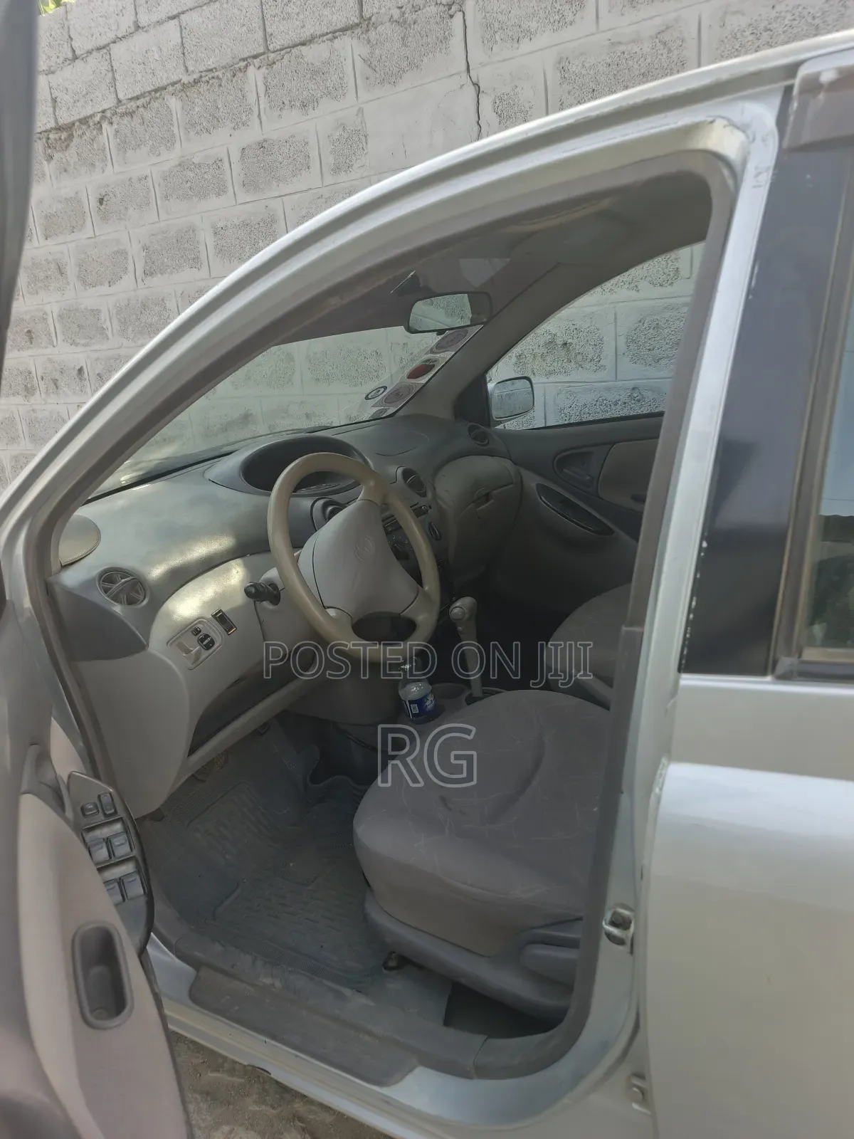 Toyota Platz 1.0 FWD 1999 Silver