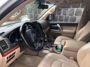 Toyota Land Cruiser 2015 Silver