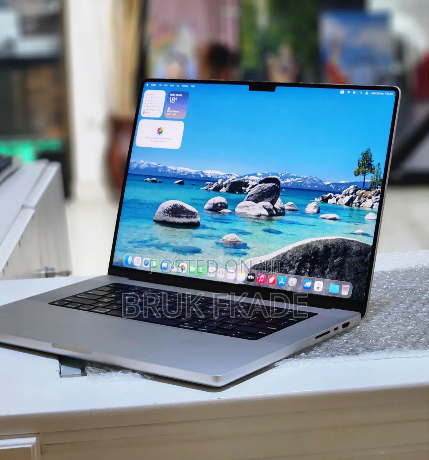 New Laptop Apple MacBook Pro M1 32GB Apple M1 Pro SSD 512GB