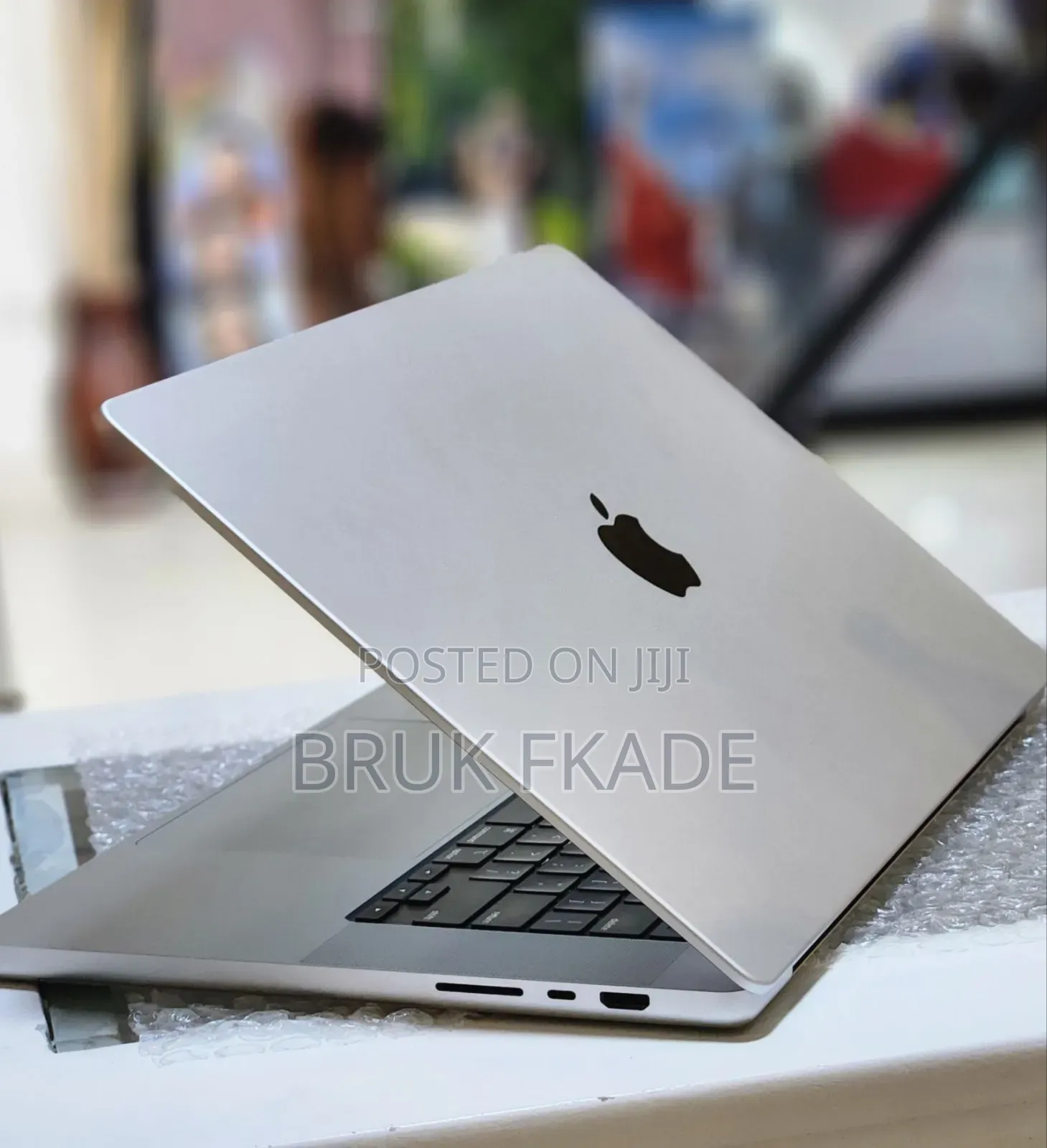 New Laptop Apple MacBook Pro M1 32GB Apple M1 Pro SSD 512GB