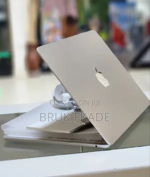 New Apple MacBook Air 2025 M4 15-Inch 16GB Apple M4 Pro SSD 256GB