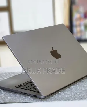 New Laptop Apple MacBook Pro M1 16GB Apple M1 Pro SSD 512GB