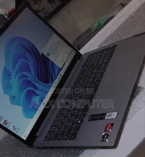 New Laptop Lenovo 8GB AMD Ryzen 5 SSD 512GB