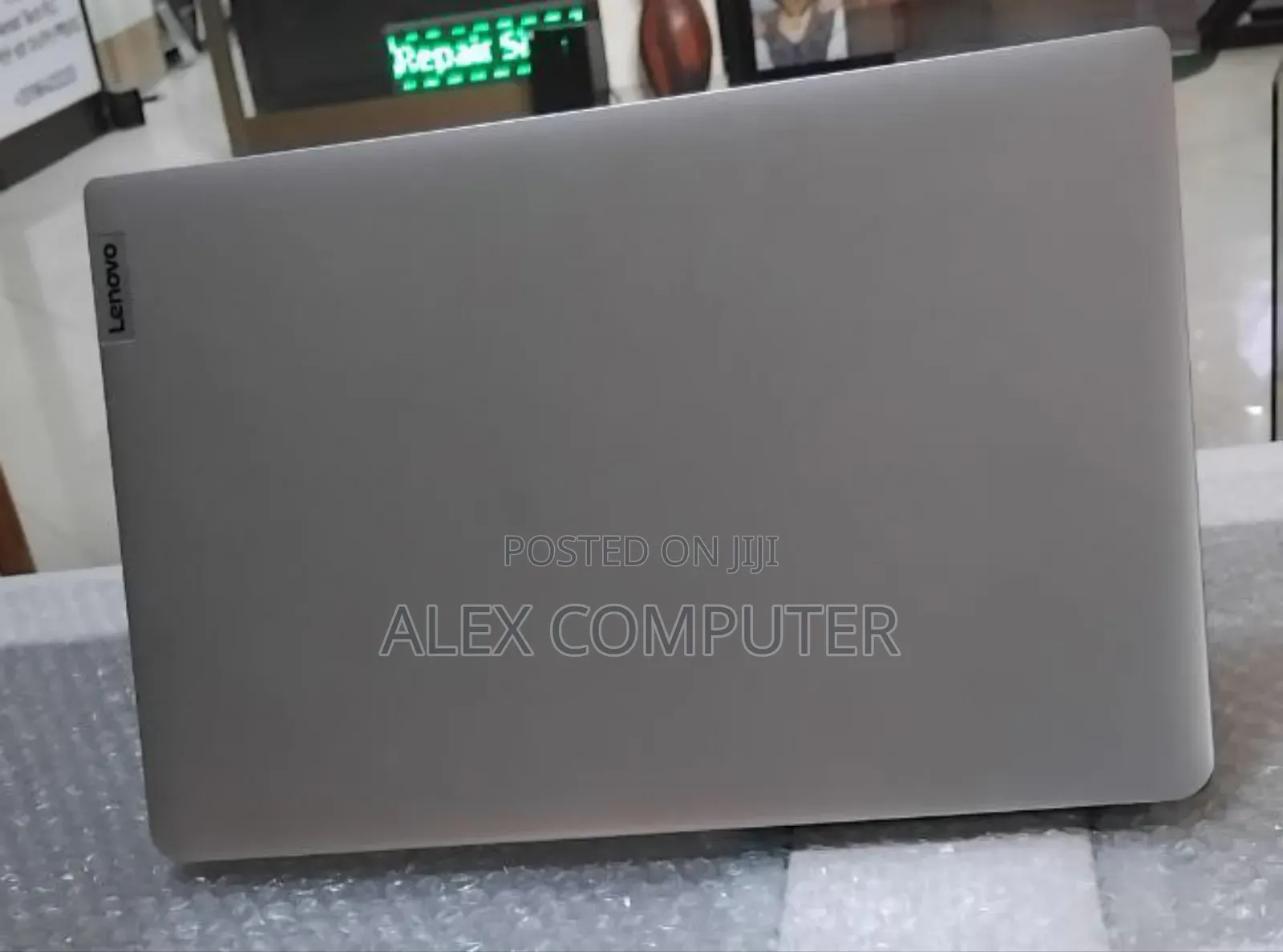 New Laptop Lenovo 8GB AMD Ryzen 5 SSD 512GB