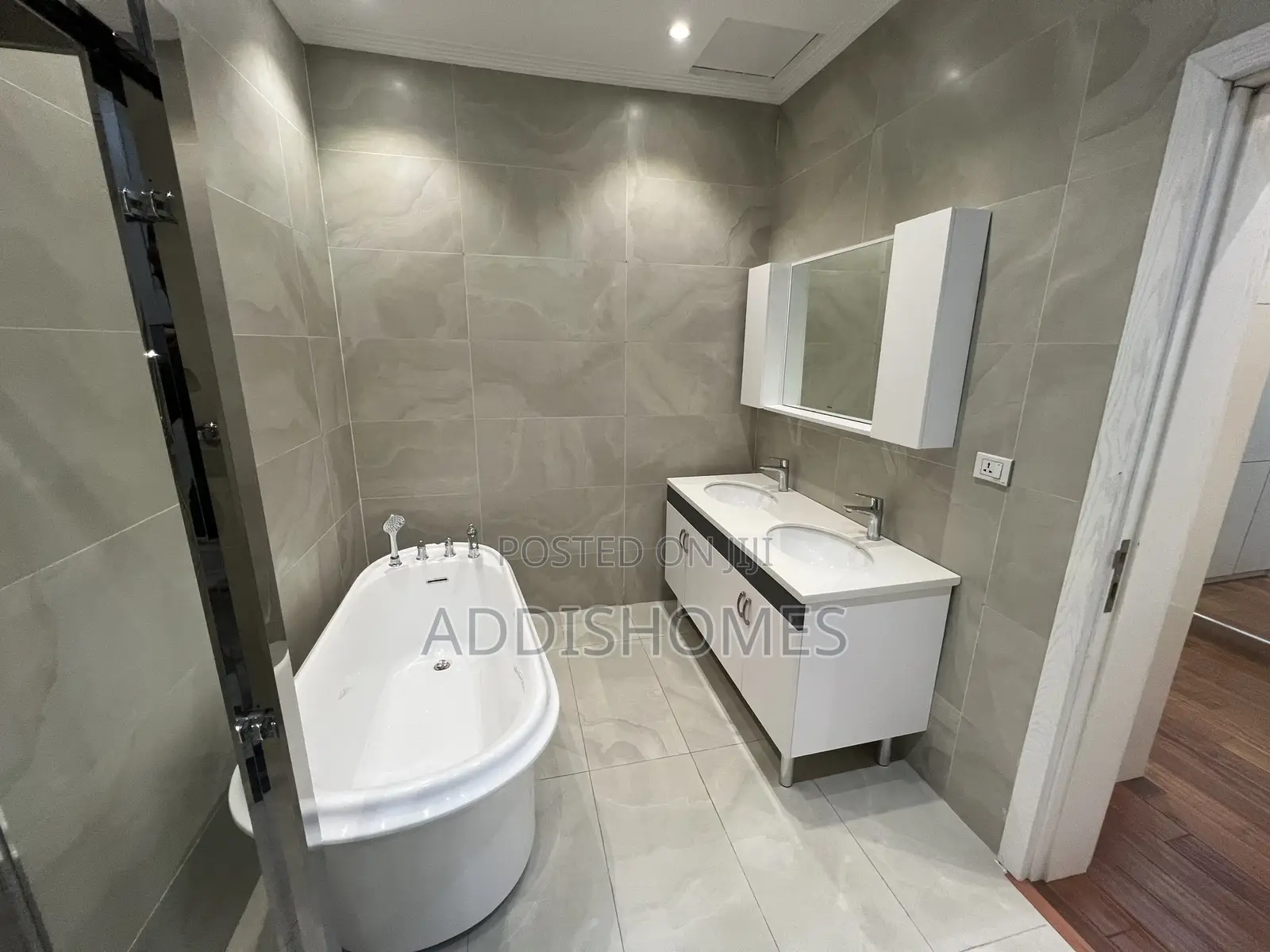 Furnished 4bdrm Penthouse in Bole for rent
