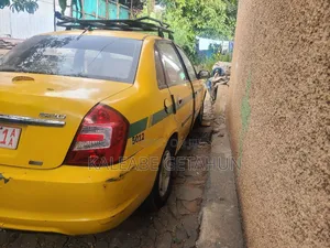 Lifan 520 2012 Yellow
