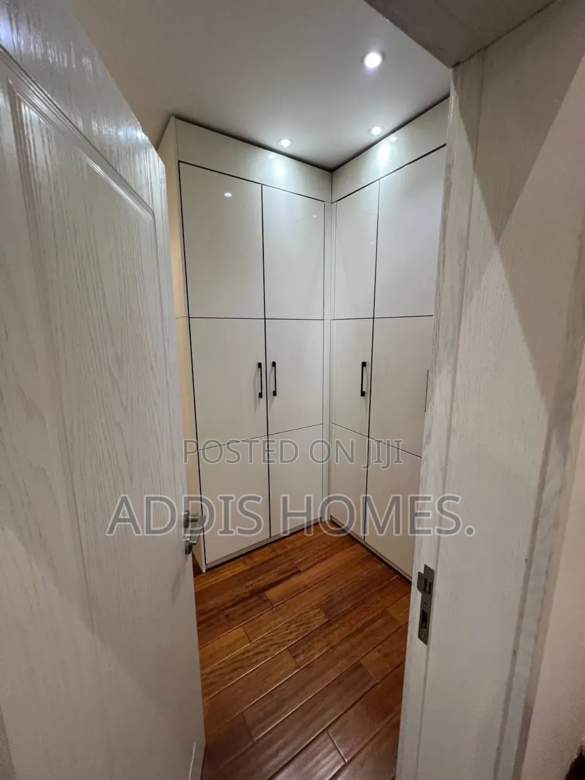 Furnished 4bdrm Apartment in Bole for rent