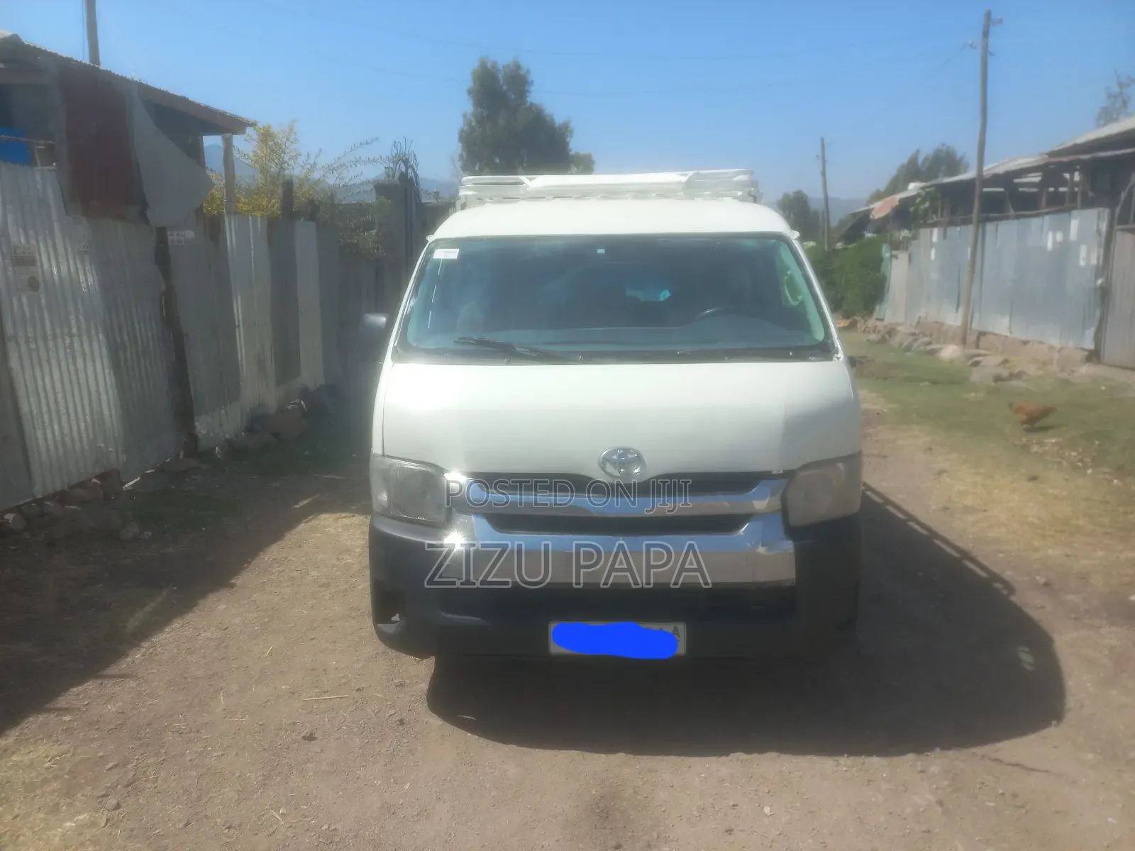 Toyota HiAce 2013 White