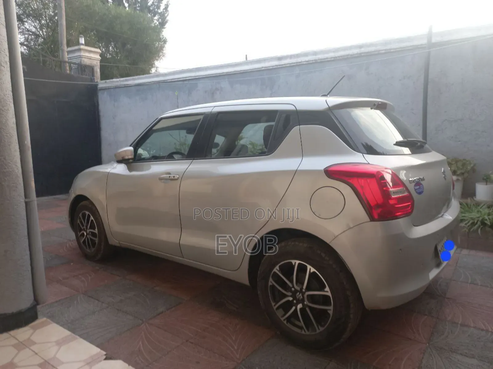 Suzuki Swift 2021 Silver