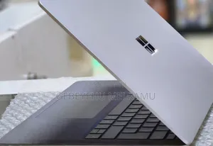 New Laptop Microsoft Surface 8GB Intel Core I5 SSD 512GB