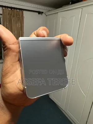 Samsung Z 16 GB Gray