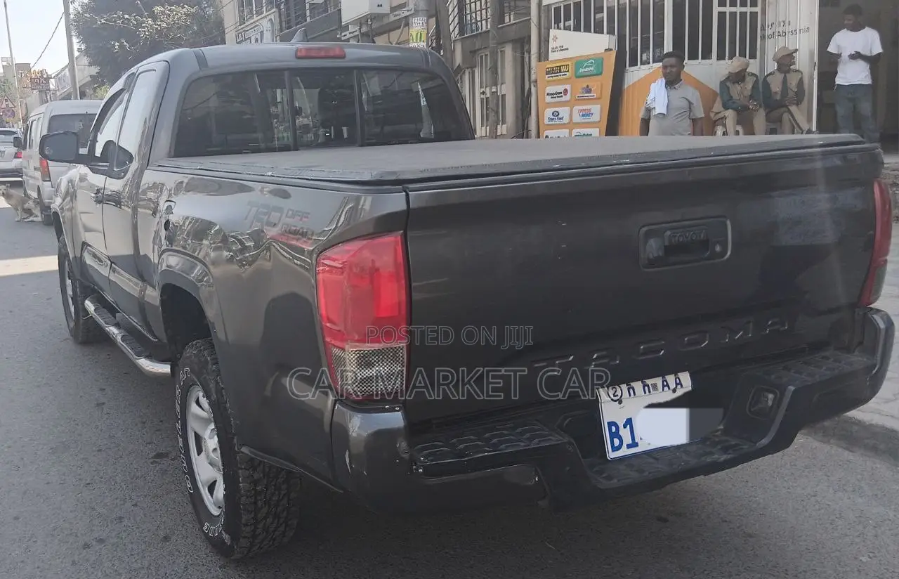 Toyota Tacoma 4dr Double Cab 2016 Black