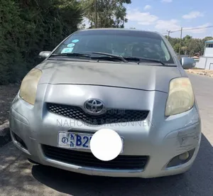 Toyota Yaris 2009 Gray