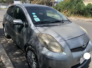 Toyota Yaris 2009 Gray