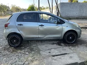 Toyota Yaris 1.3 HB T3 2009 Silver