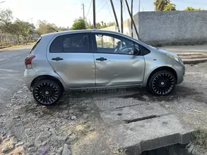 Toyota Yaris 1.3 HB T3 2009 Silver