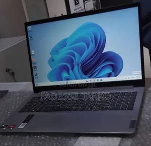 New Laptop Lenovo 8GB AMD Ryzen 5 SSD 512GB