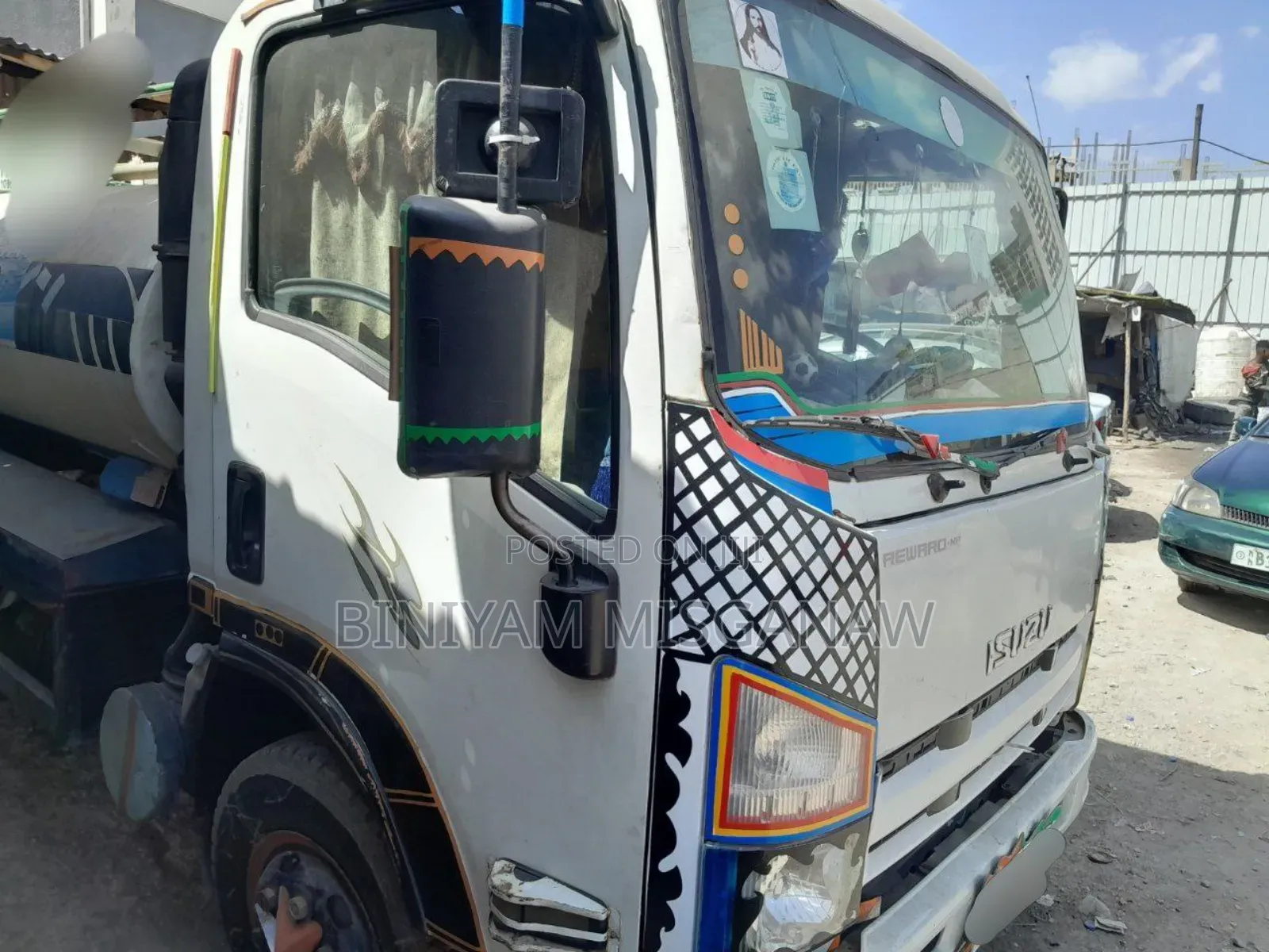 አስቸኳይ Isuzu Obama ሻወር ትራክ 2011 ሞዴል