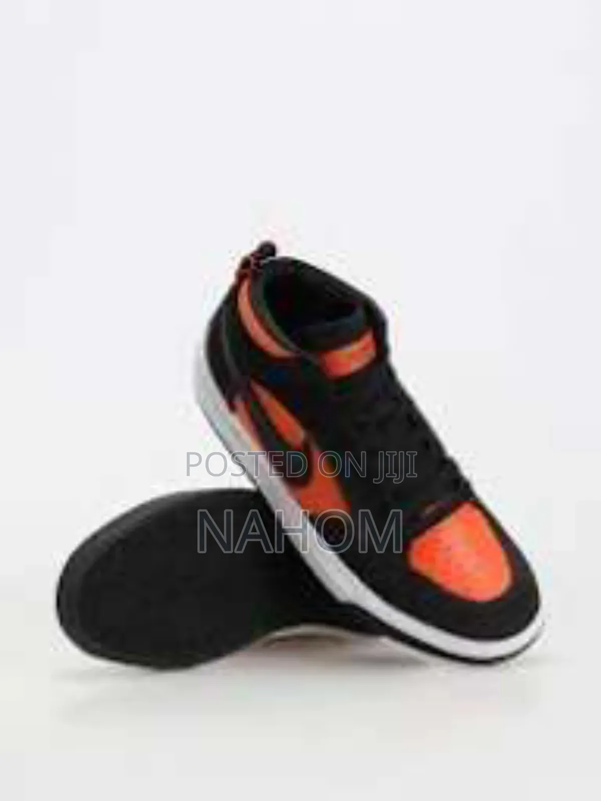 Nike Leo Banker Skateboarding