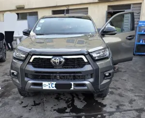 Toyota Hilux Revo Double Cab Deisel 2.8 RWD 2021 Gray