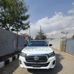 Toyota Hilux 2017 White