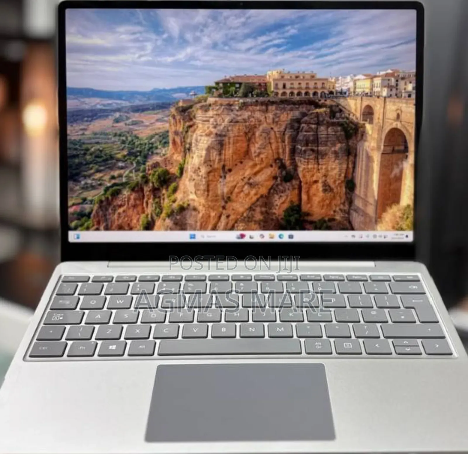 New Laptop Microsoft Surface Go 8GB Intel Core I5 SSD 256GB