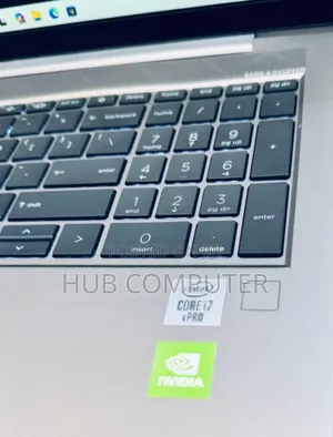 New Laptop HP ZBook Firefly G8 16GB Intel Core I7 SSD 512GB