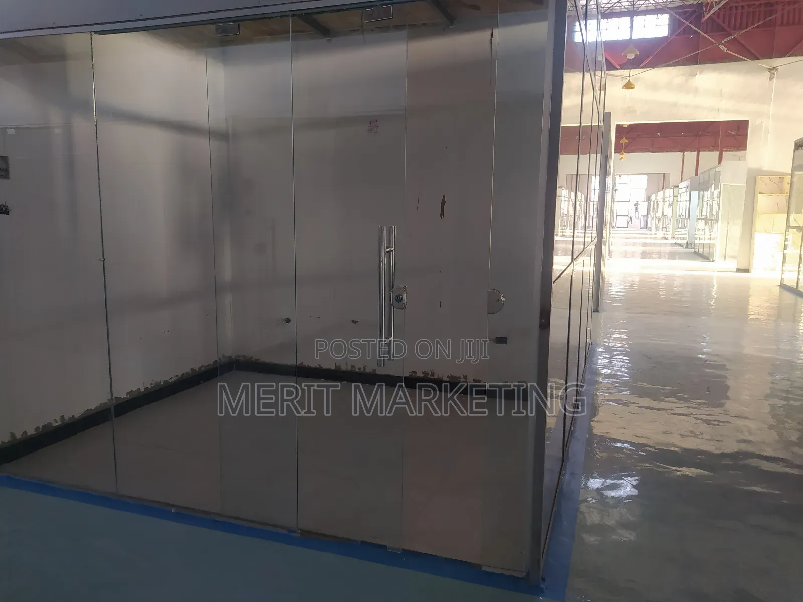 የሚከራይ የንግድ ሱቅ