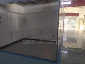 የሚከራይ የንግድ ሱቅ