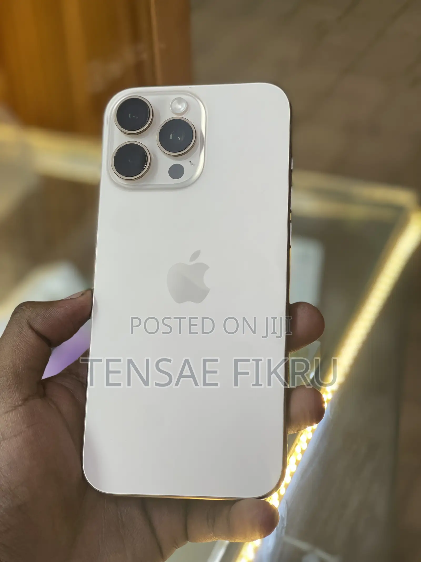 New Apple iPhone 16 Pro Max 256 GB Gold