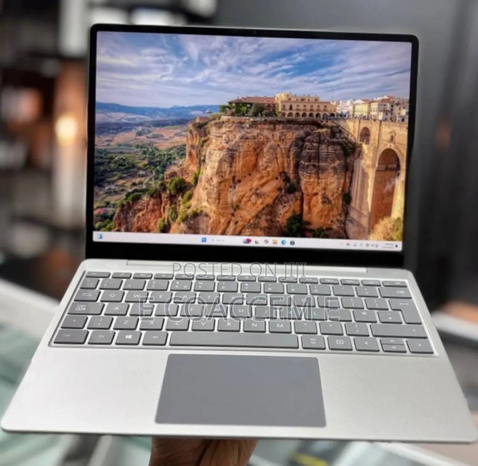 New Laptop Microsoft Surface Go 8GB Intel Core I5 SSD 256GB