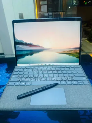 New Laptop Microsoft Surface Pro 9 8GB Intel Core I5 SSD 256GB