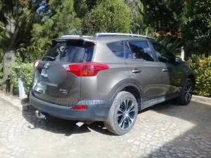 Toyota RAV4 2015 Gold