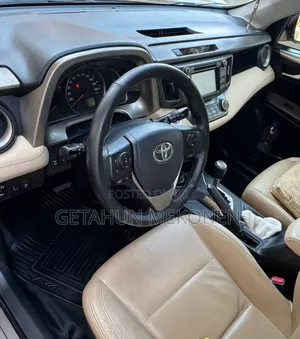 Toyota RAV4 2015 Gold