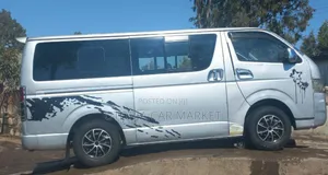 Toyota HiAce 2009 Silver