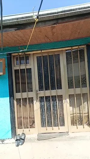 4bdrm Villa in Akaky Kaliti for sale