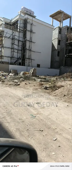 250 ካሬ መሰረት በቃሊቲ አለም ባንክ