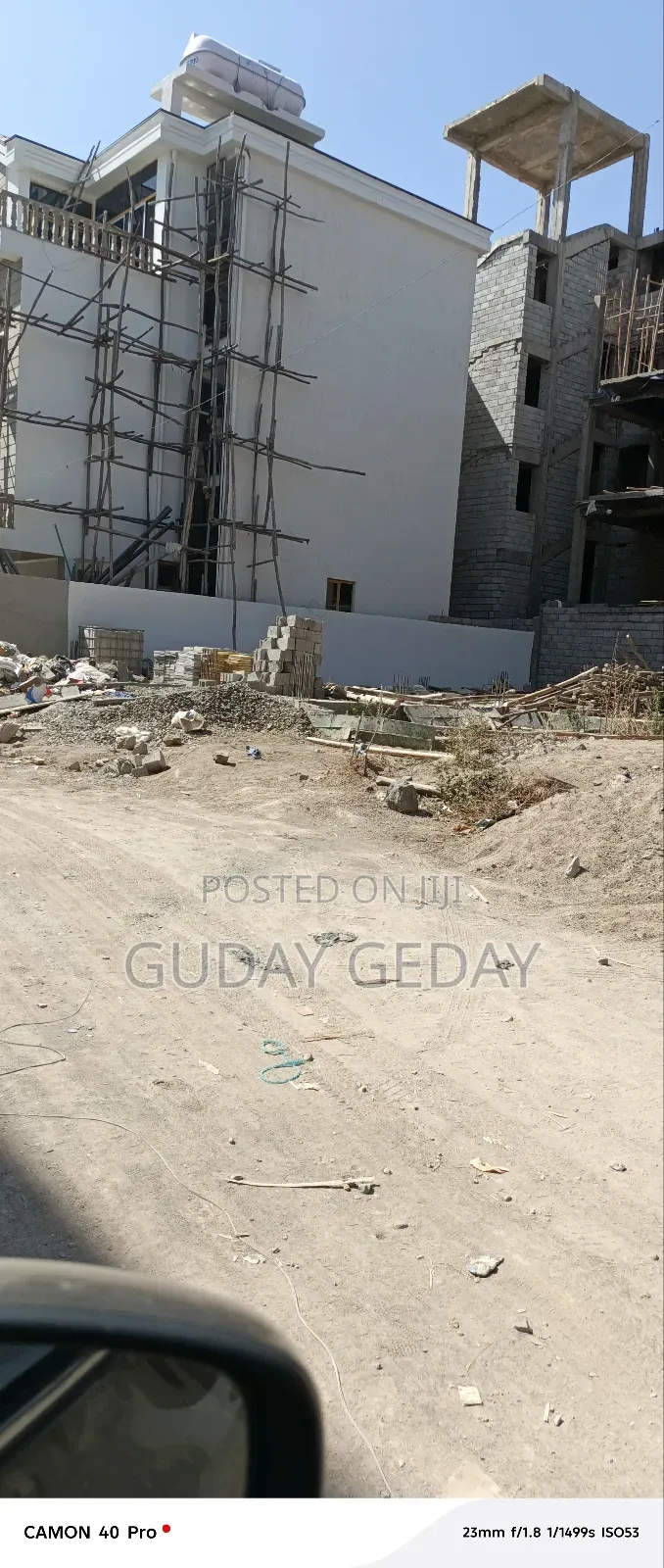 250 ካሬ መሰረት በቃሊቲ አለም ባንክ