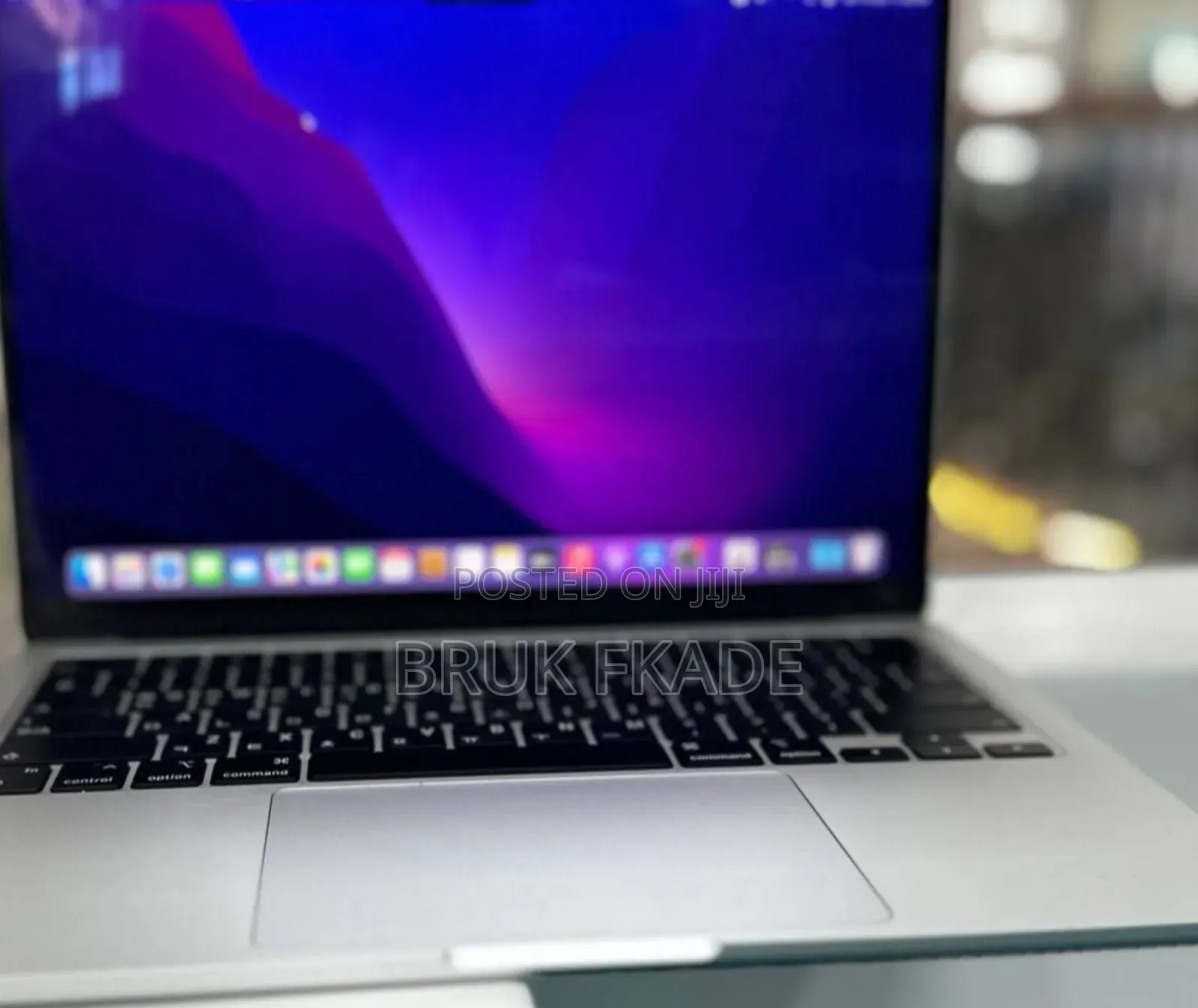 New Laptop Apple MacBook Air 2023 M2 8GB Intel Core 7 SSD 256GB