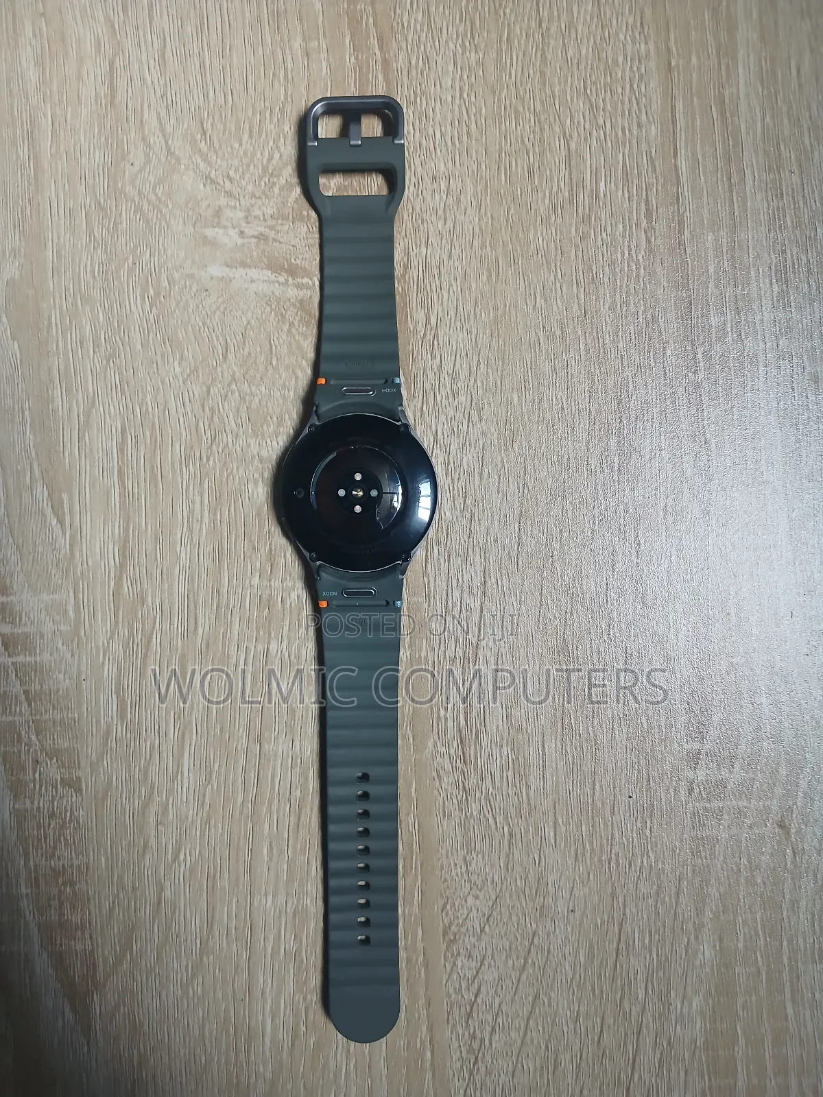 Samsung Galaxy Watch 7, Dark Green Band