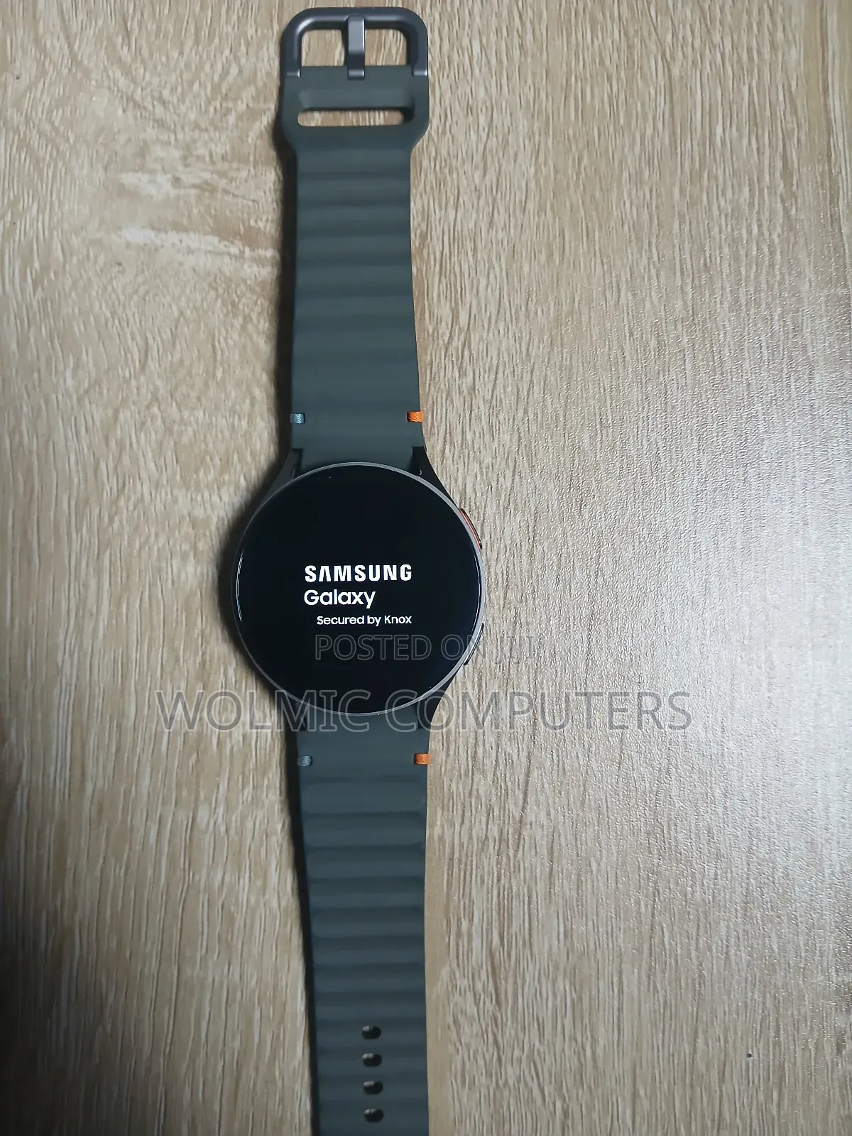 Samsung Galaxy Watch 7, Dark Green Band