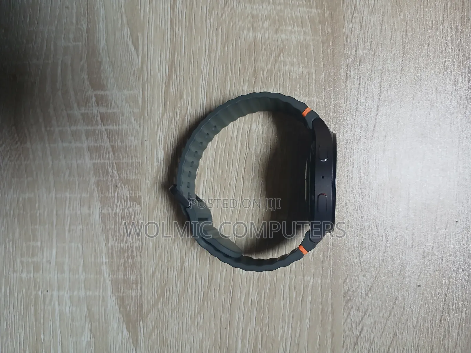Samsung Galaxy Watch 7, Dark Green Band
