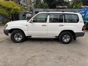 Toyota Land Cruiser 2007 White