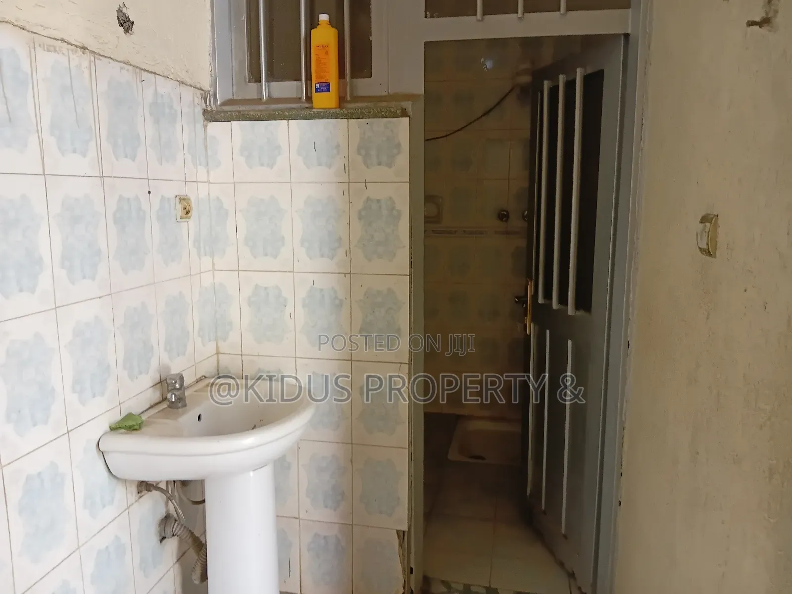 2bdrm House in Nasswe Real State, Nifas Silk-Lafto for rent