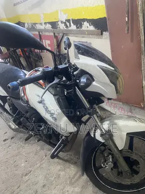 TVS Apache 180 RTR 2016 White