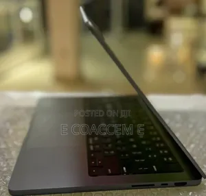 New Laptop Apple MacBook 16GB SSD 512GB