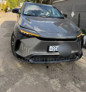 Toyota bZ4X 2022 Silver