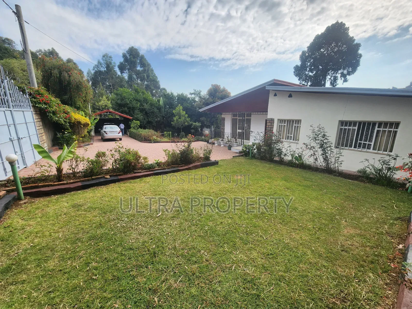 Furnished 3bdrm Villa in Bole for rent