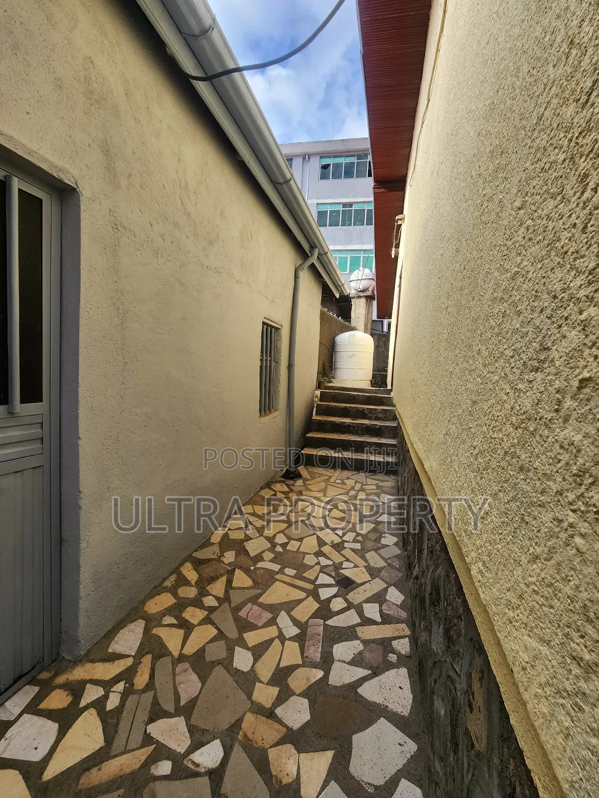 Furnished 3bdrm Villa in Bole for rent