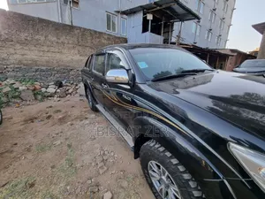 Toyota Hilux 3.0 D-4D 4x4 2014 Black